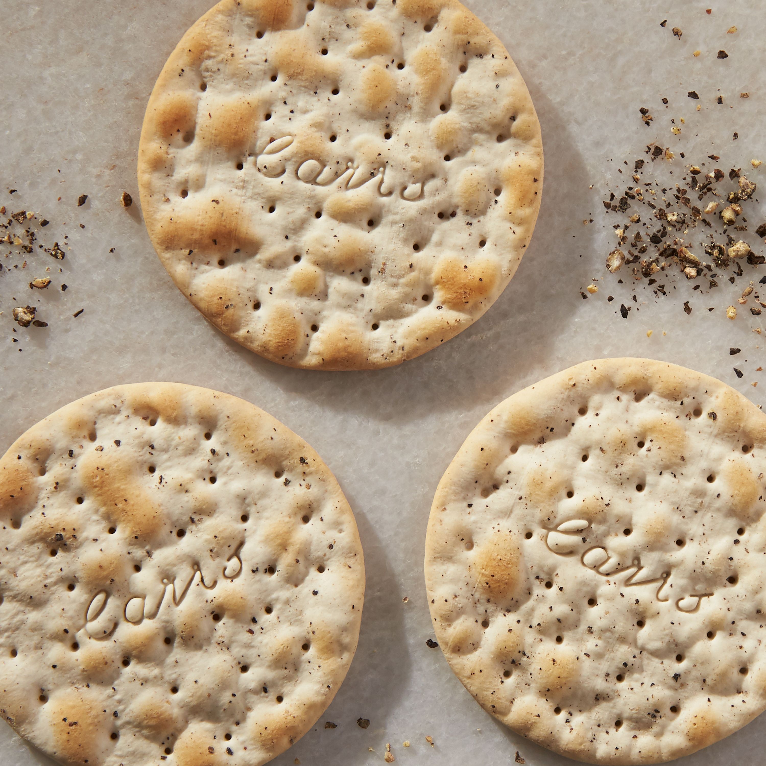 Carr's Table Water Crackers with Cracked Pepper